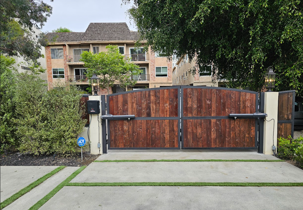 fence+installation+in+Malibu